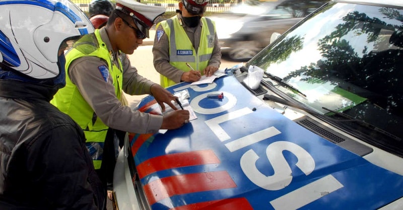 denda tilang tidak pakai helm