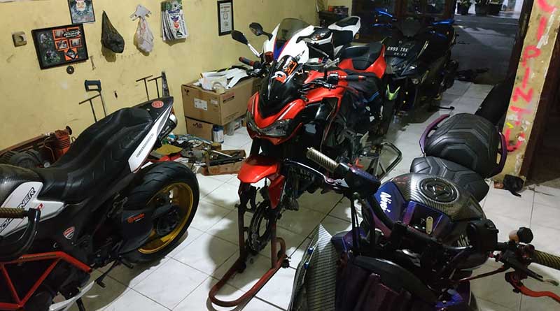 Bengkel yang satu ini juga sewakan properti sekaligus jasa stunt rider