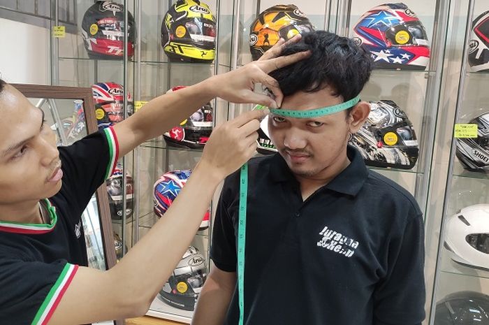 Pilih Ukuran Helm Yang Pas