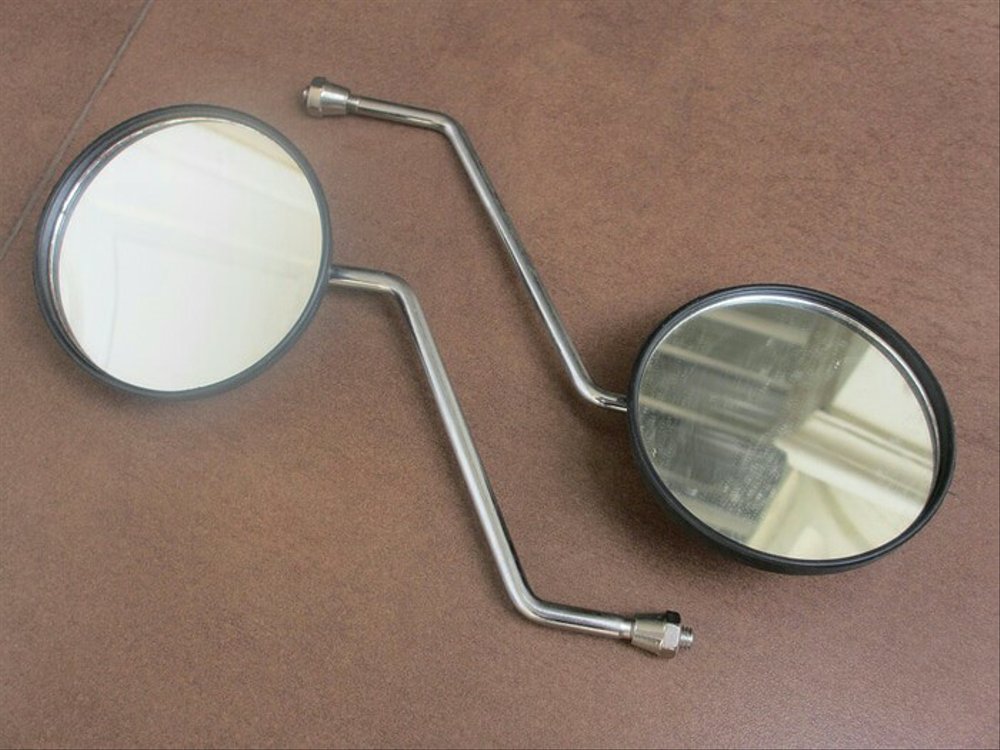 Spion Bulat Retro