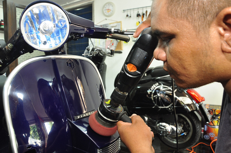 Jasa cuci motor plus