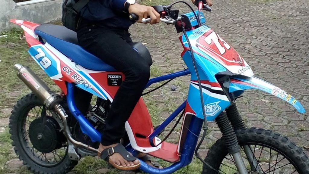 Modifikasi meninggikan knalpot