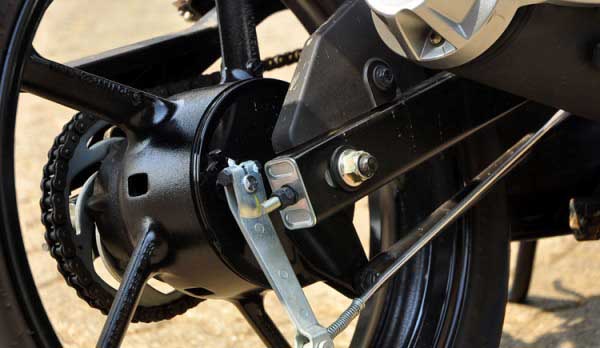 cara mengganti kampas rem motor matik