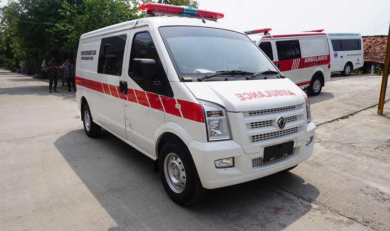 Kenapa Tulisan Ambulance Terbalik? Ini Alasannya Alasan kenapa tulisan ambulance terbalik