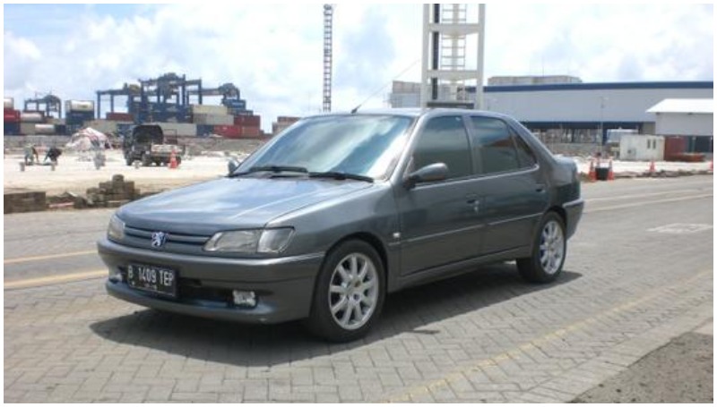 5 Mobil Bekas Asal Prancis, Murah Meriah! Peugeot 306