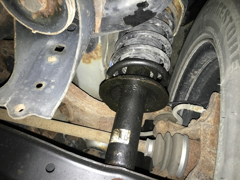 5 Penyebab Shockbreaker Mobil Rusak, Harus Tahu! Penyebab shockbreaker mobil rusak