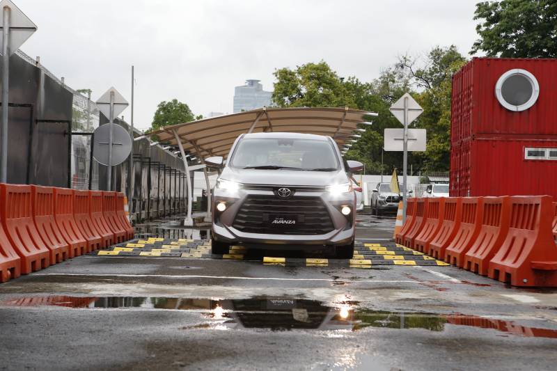 kelebihan avanza baru 2021