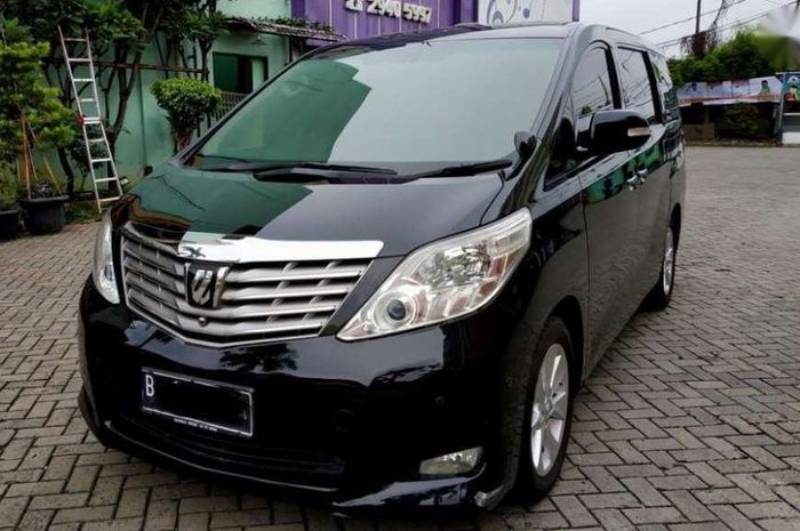 mobil mewah bekas taksi
