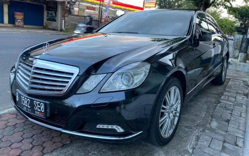 mobil mewah bekas taksi