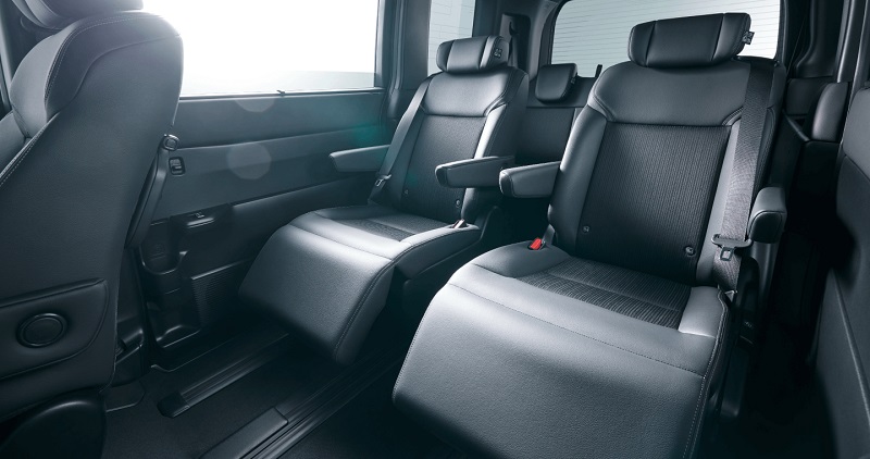 honda step wgn air dan spada - captain seat