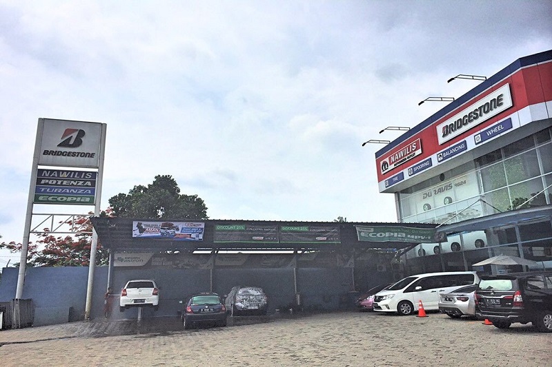 6 Rekomendasi Toko Ban Mobil Terbaik, Dijamin Puas! rekomendasi salon mobil