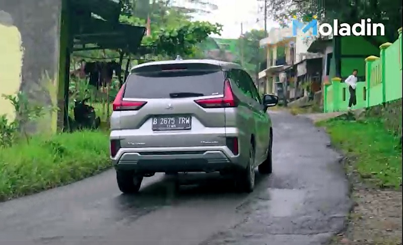mitsubishi life adventure