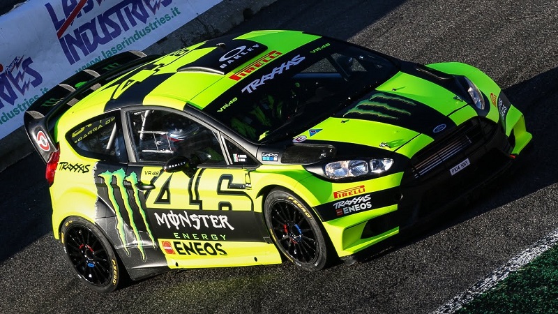 6 Koleksi Mobil Valentino Rossi, Ferrari Hingga Ford! koleksi mobil valentino rossi