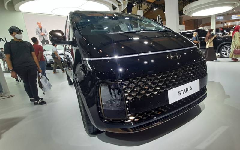 7 Mobil Termahal di IIMS 2022, Sanggup Beli? mobil termahal di IIMS 2022 - Hyundai Staria