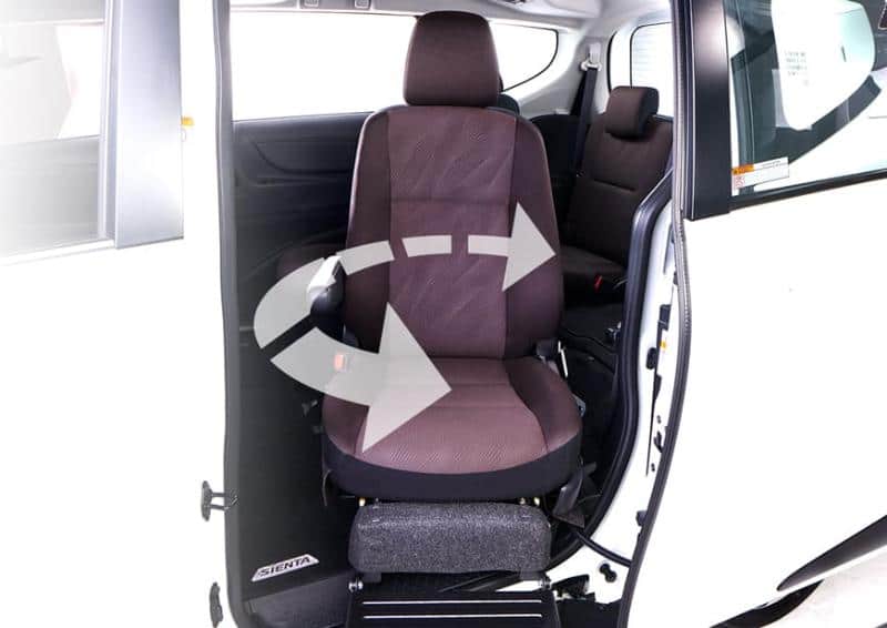 mobil dengan captain seat - toyota sienta