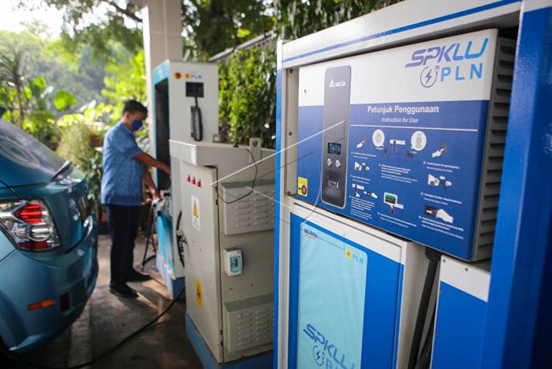 Tempat cas mobil listrik