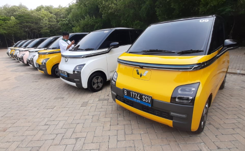 mobil listrik terlaris di indonesia - wuling air ev