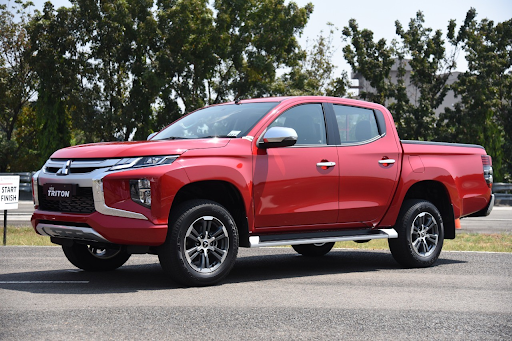 rekomendasi-mobil-4x4-bekas-mitsubishi-strada-triton