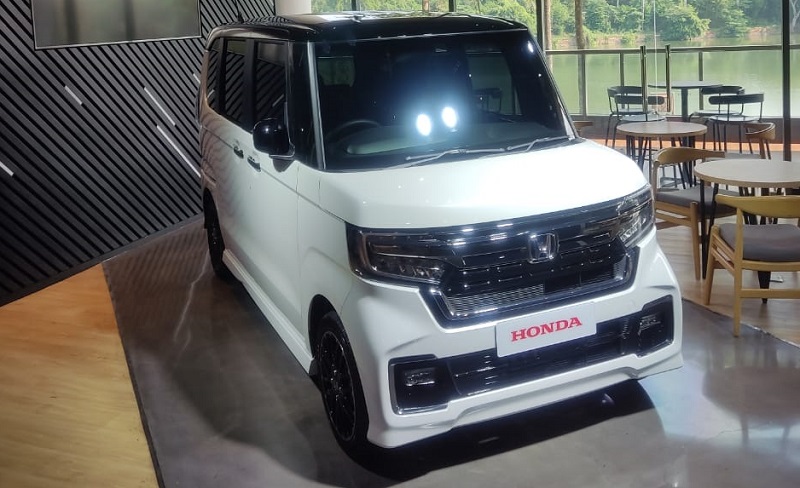 spesifikasi honda n-box custom - eksterior
