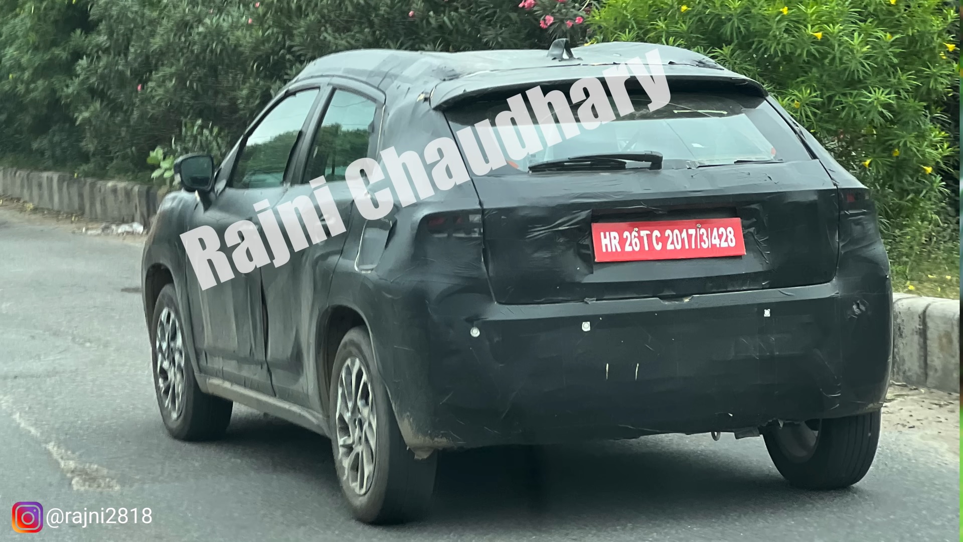 suzuki baleno cross - tampak belakang