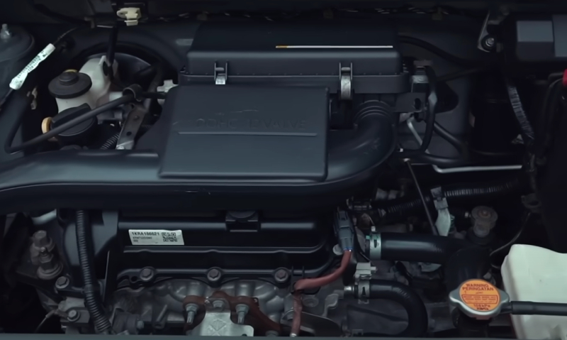 Review Daihatsu Ayla 1.0