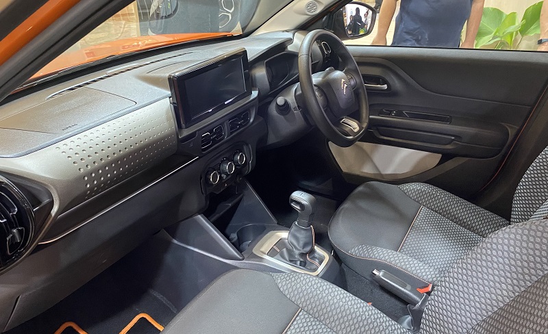 kekurangan citroen c3 - interior kurang mewah