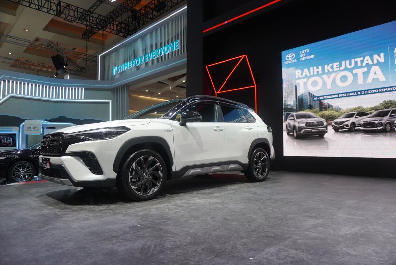 6 Spesifikasi Toyota Corolla Cross GR Sport Hybrid 2023 dan Harganya! Spesifikasi Toyota Corolla Cross GR Sport