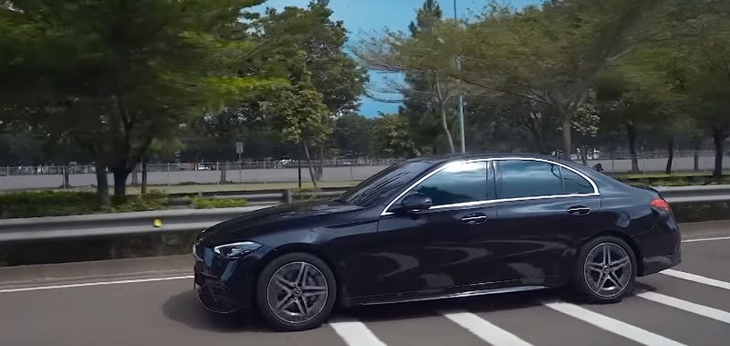 Review Mercedes-Benz C-Class (W206), Semewah Apa? review Mercedes-Benz C-Class W206