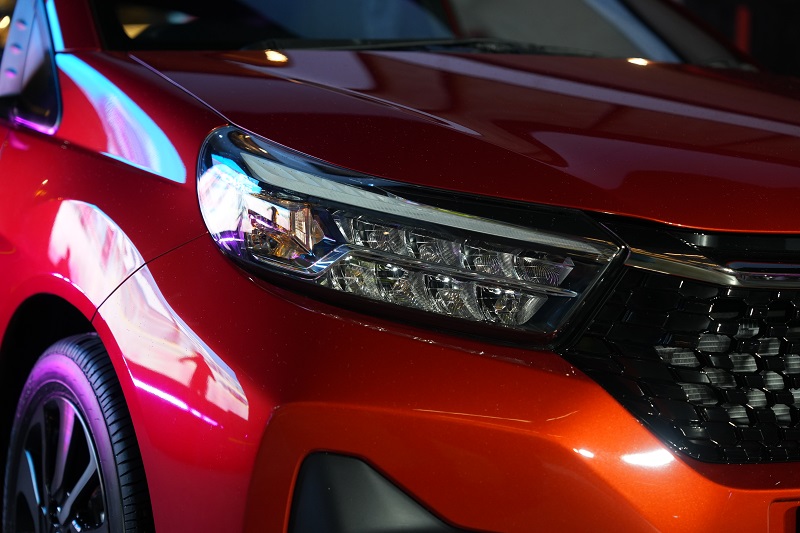 6 Kelebihan Honda Brio RS 2023, Layak Beli? kelebihan honda brio rs 2023 - lampu depan led dan drl