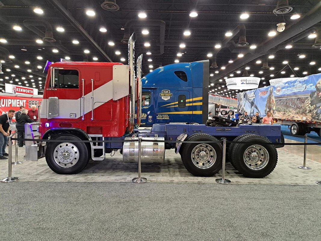Di Film Transformers, Truk Optimus Prime Sering Mogok! Truk Optimus Prime ternyata sering mogok