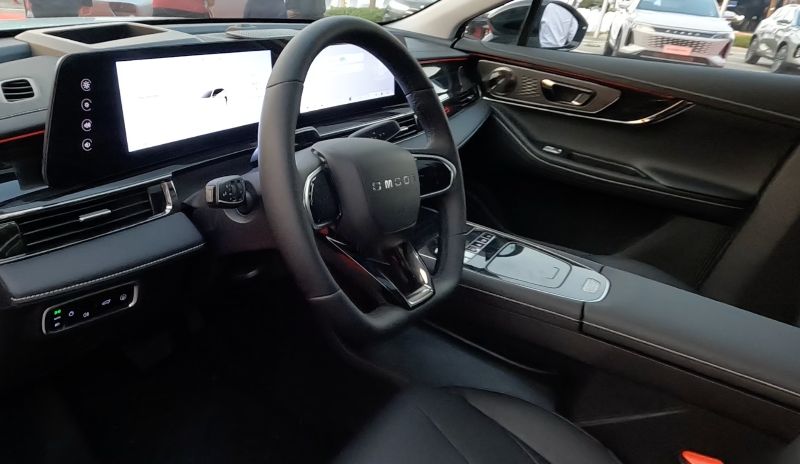 test drive Omoda 5 EV langsung di China