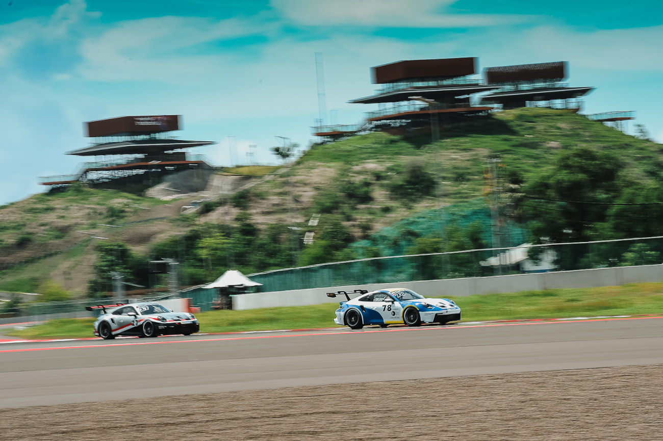 Libur Usai Putaran ke-2 Porsche Sprint Challenge Indonesia Siap Digelar Pada klasemen Sprint Race dipimpin Rio Saputra Budiharjo memimpin dengan 25 poin
