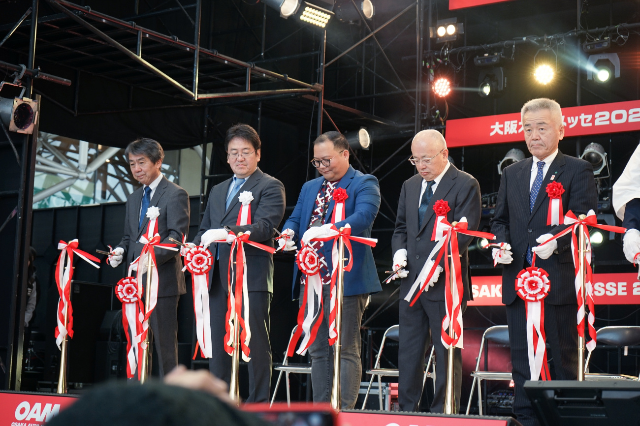 Menperin Apresiasi Modifikator Lokal Berkiprah di Kancah Internasional Andre Mulyadi founder NMAA ambil bagian saat seremoni pembukaan Osaka Auto Messe 2024