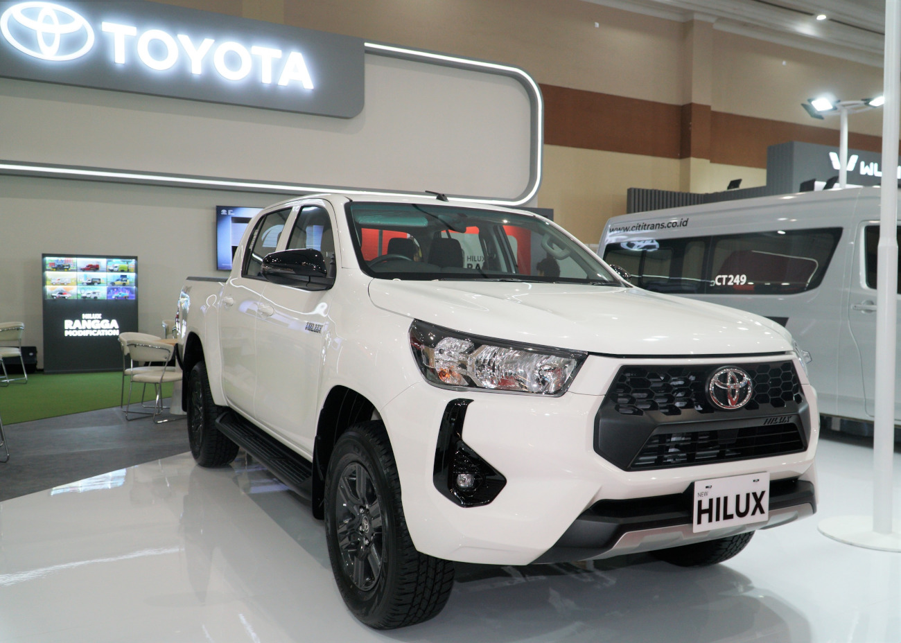 Hilux Rangga Masuk List, Ini Daftar Kendaraan Komersial Toyota di Tahun 2024 Toyota Hilux double cabin