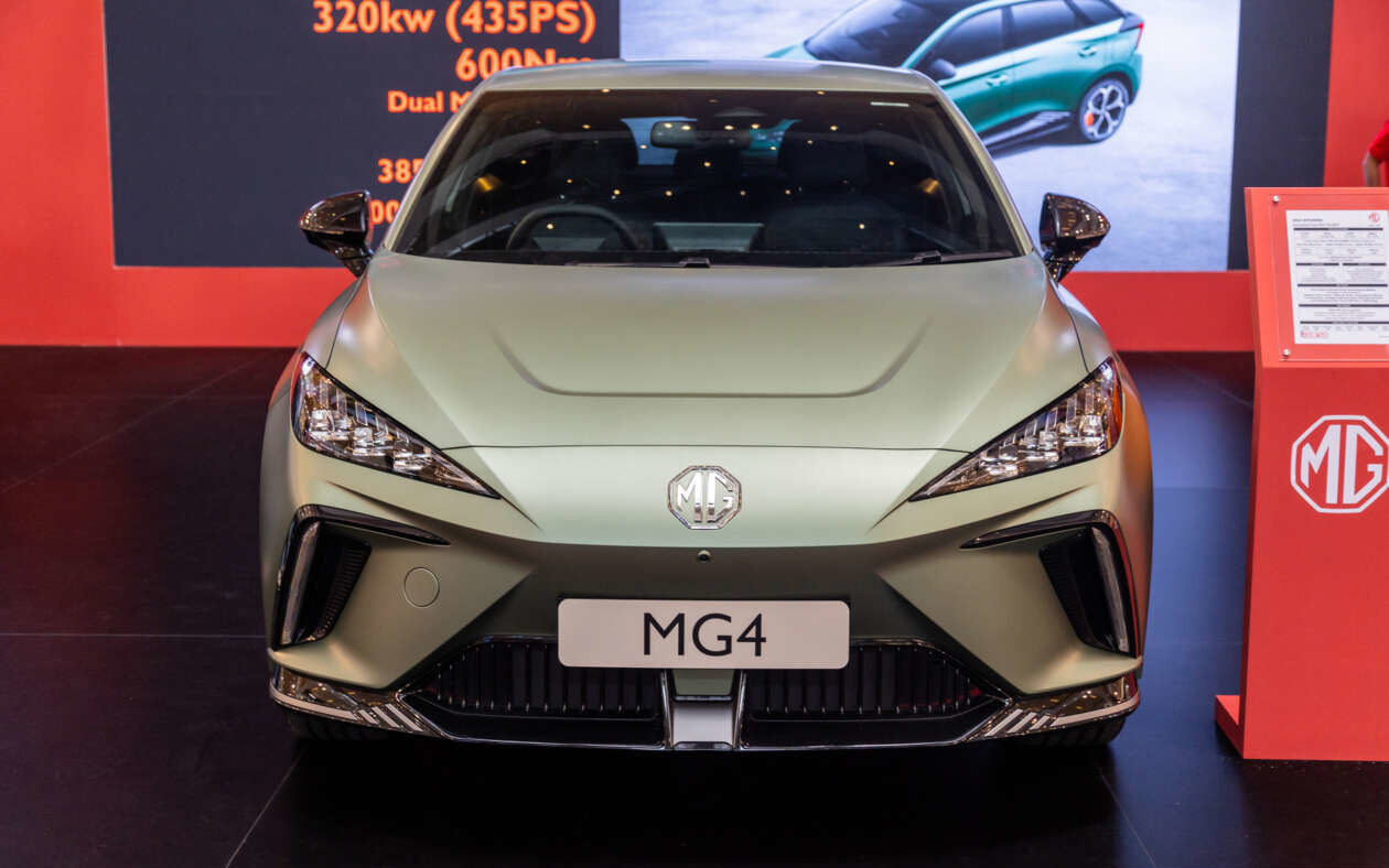 Matte Green jadi warna khusus di MG 4 EV XPower