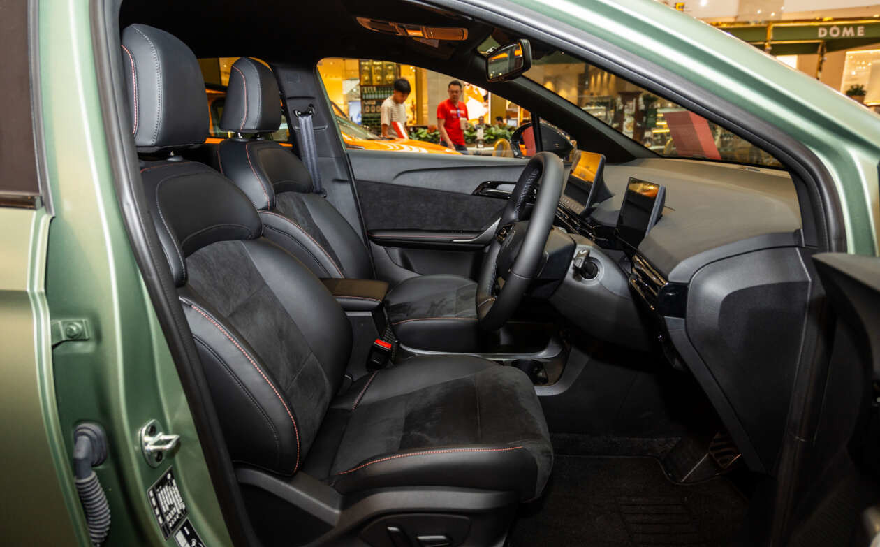 Jok dan nuansa kabin MG 4 EV XPower lebih sporty