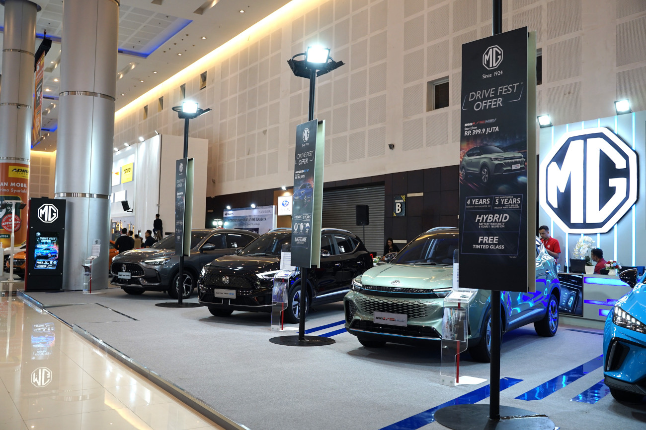 Penjualan MG di Jepang Jauh dari Harapan MG di IIMS Surabaya 2024 tampilkan mobil hybrid dan listrik