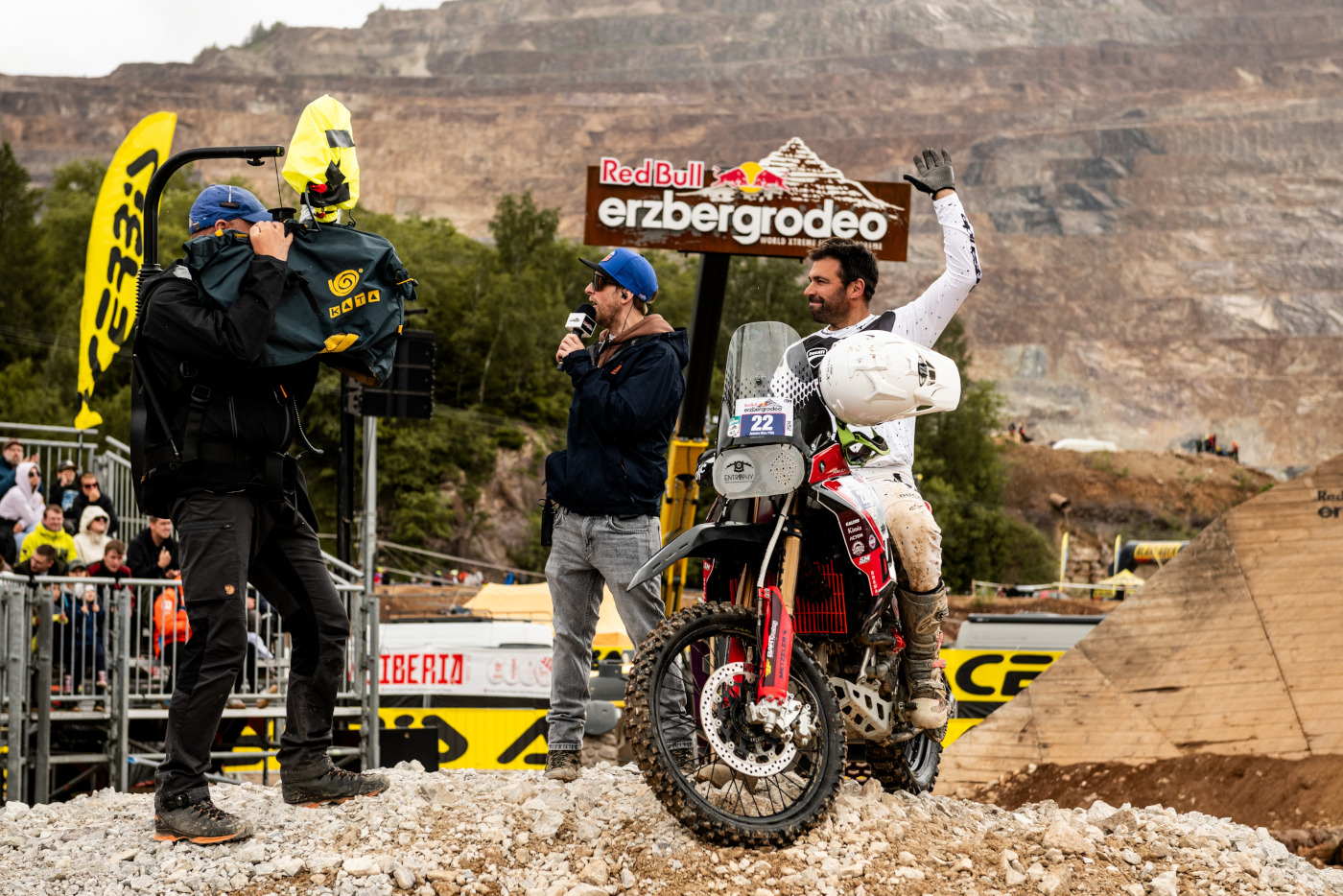Ducati DesertX Rally Kembali Menangkan Erzbergrodeo : Iron Road Prologue Jantung pacu DesertX baru menggunakan mesin desmodromic Testastretta 11° berkapasitas 937 cc