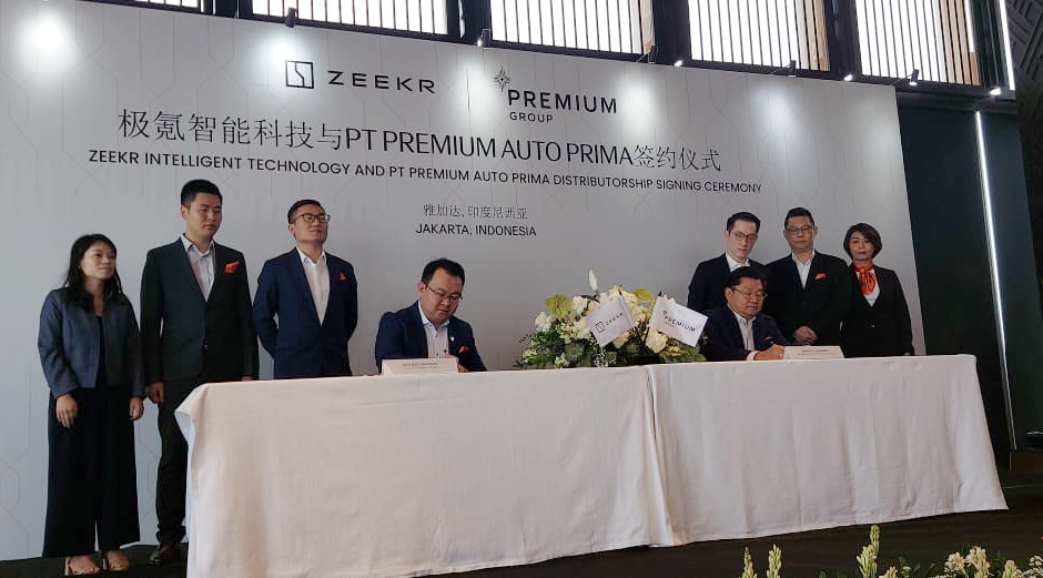Zeekr Resmi Masuk Indonesia Langsung Bidik Diler di 3 Kota Besar Penandatanganan perjanjian kerjasama Zeekr di bawah Geely Holding Group dengan PT Premium Auto Prima (PREMIUM GROUP)