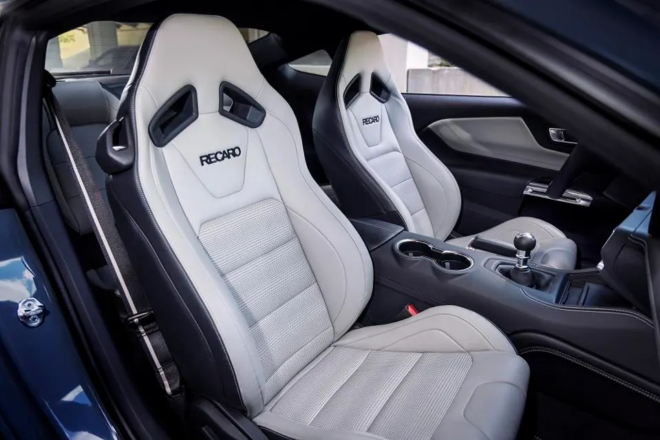 Berbagai kreasi jok Recaro sudah banyak menghiasi mobil-mobil kenamaan dunia