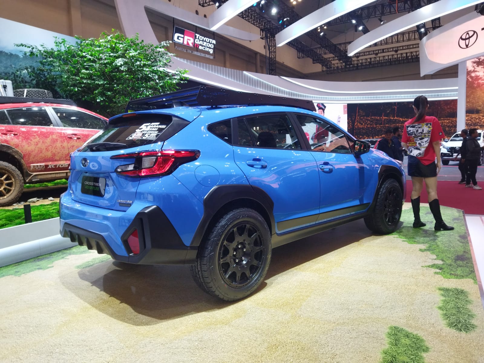 Crosstrek Adventure Edition pakai roofrack terintegrasi besutan Maxfort 