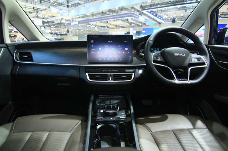 Delivery BYD M6
