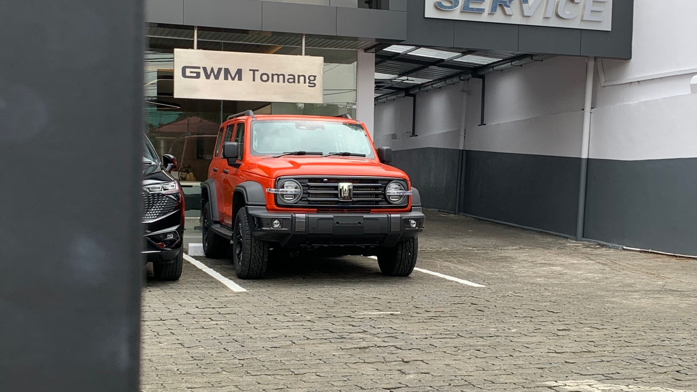 Komparasi Tenaga GWM Tank 300 HEV vs New Mitsubishi Pajero Sport tank 300