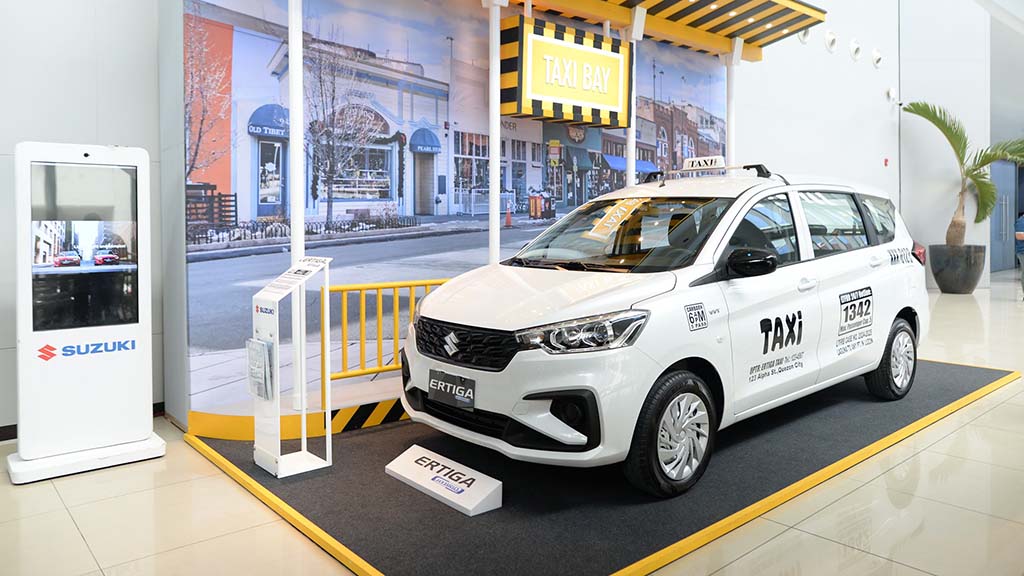 Lihat Suzuki Ertiga Hybrid Taksi dan Satu Lagi Model Komersial Imut Pintu Geser Suzuki Ertiga Hybrid Taksi tampil dalam balutan warna putih
