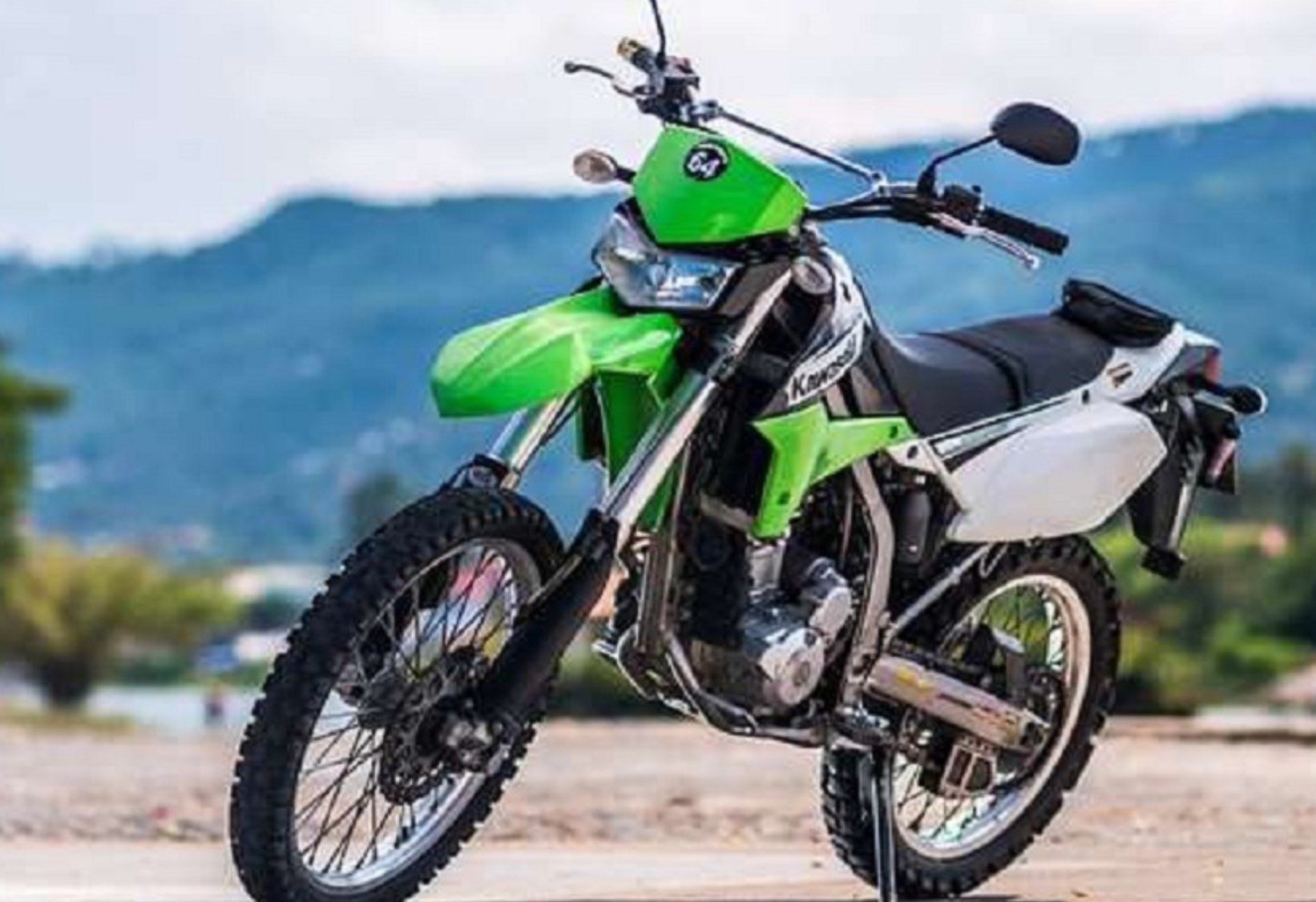 harga motor trail kawasaki bulan Agustus 2024
