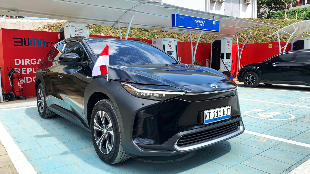 40 Unit Toyota bZ4X Dukung Perayaan HUT RI ke-79 di IKN Toyota bZ4X kerap digunakan pada forum-forum internasional di Indonesia