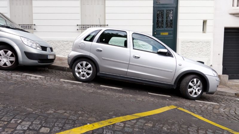 Parkir Mobil Miring Ternyata Ada Risikonya