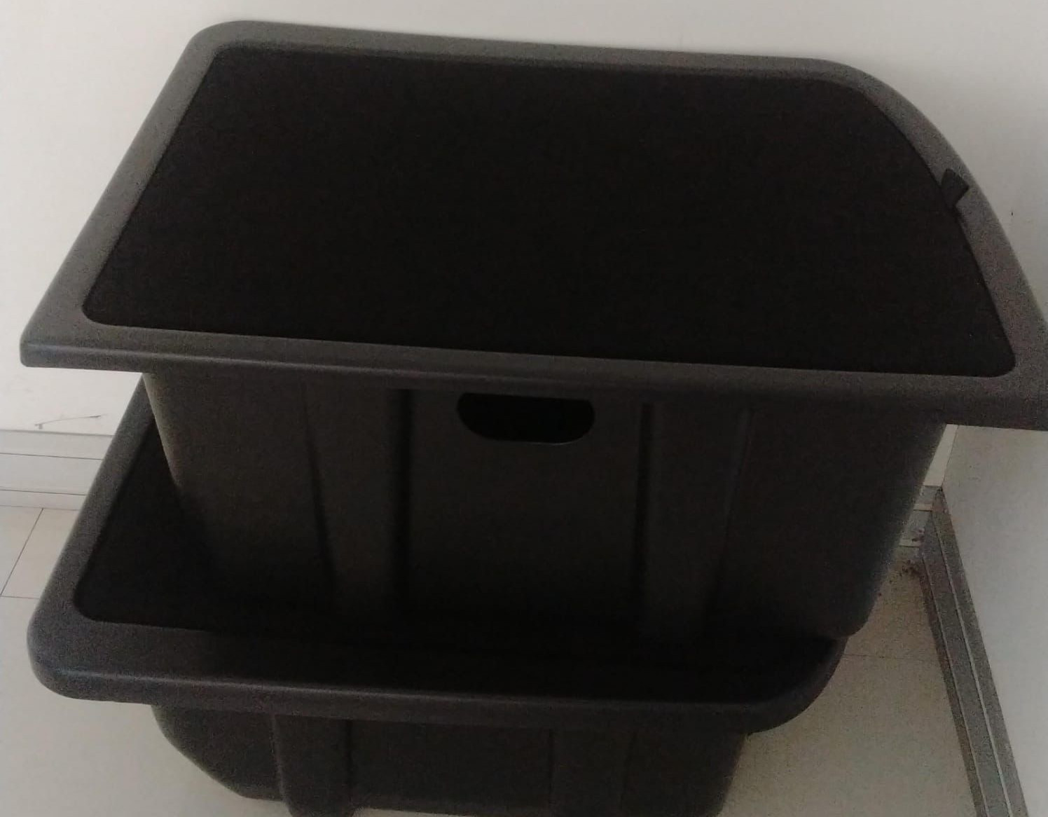 Sepasang storage box bagasi Binguo EV akhirnya tiba di rumah Joppie