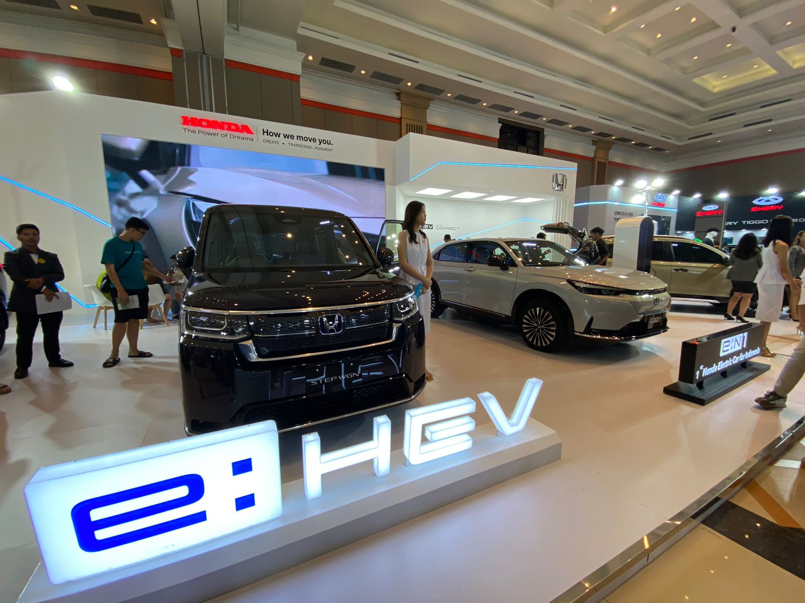 Perdana Honda STEPWGN e:HEV dan e:N1 Mejeng di GIIAS Bandung 2024 2honda