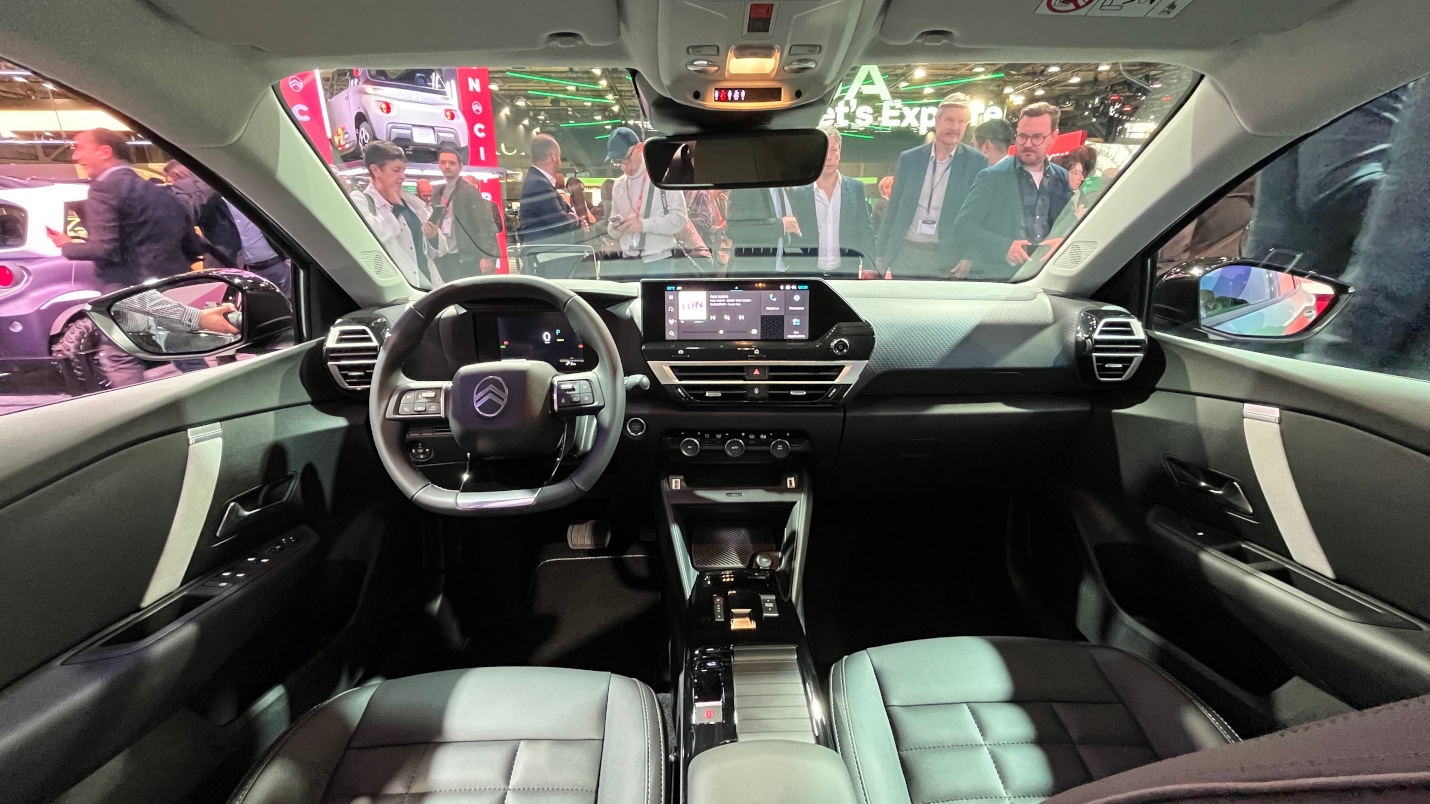 Langsung dari Paris Motor Show 2024 : Spesifikasi Citroen C4 dan C4 X Berjantung Hybrid Kabin lebih modern dan luks